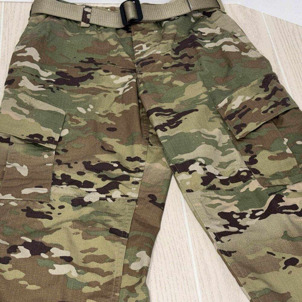 US Military Issued Camo BDU Pants Size Small Short New Never Used W/Belt